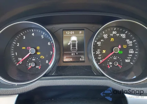 2017 Volkswagen Passat 1.8T S z USA, uszkodzony, nr VIN 1VWAT7A36HC035713